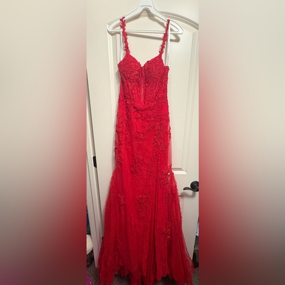 Elegant Red Lace Prom Dress